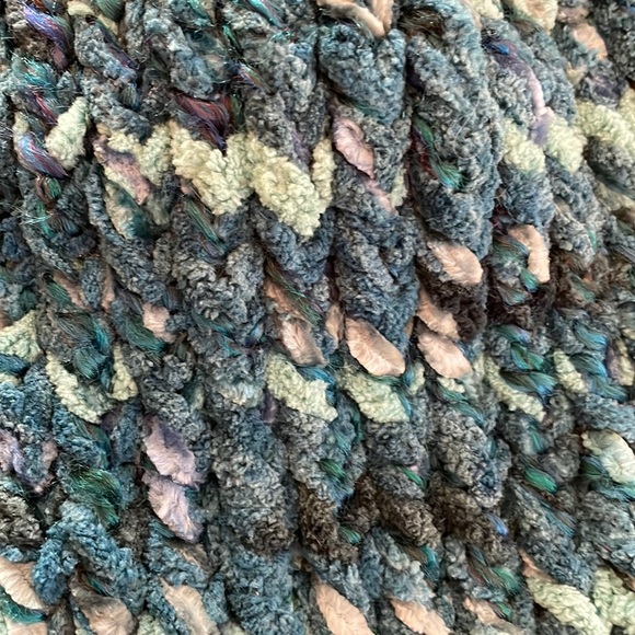 NWT - Hand-knitted hat - Picture 2 of 7